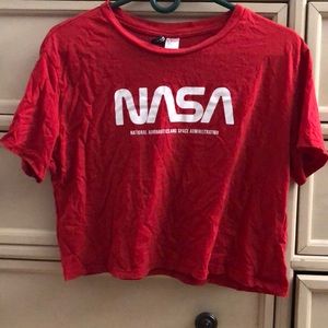 Slight cropped shirt